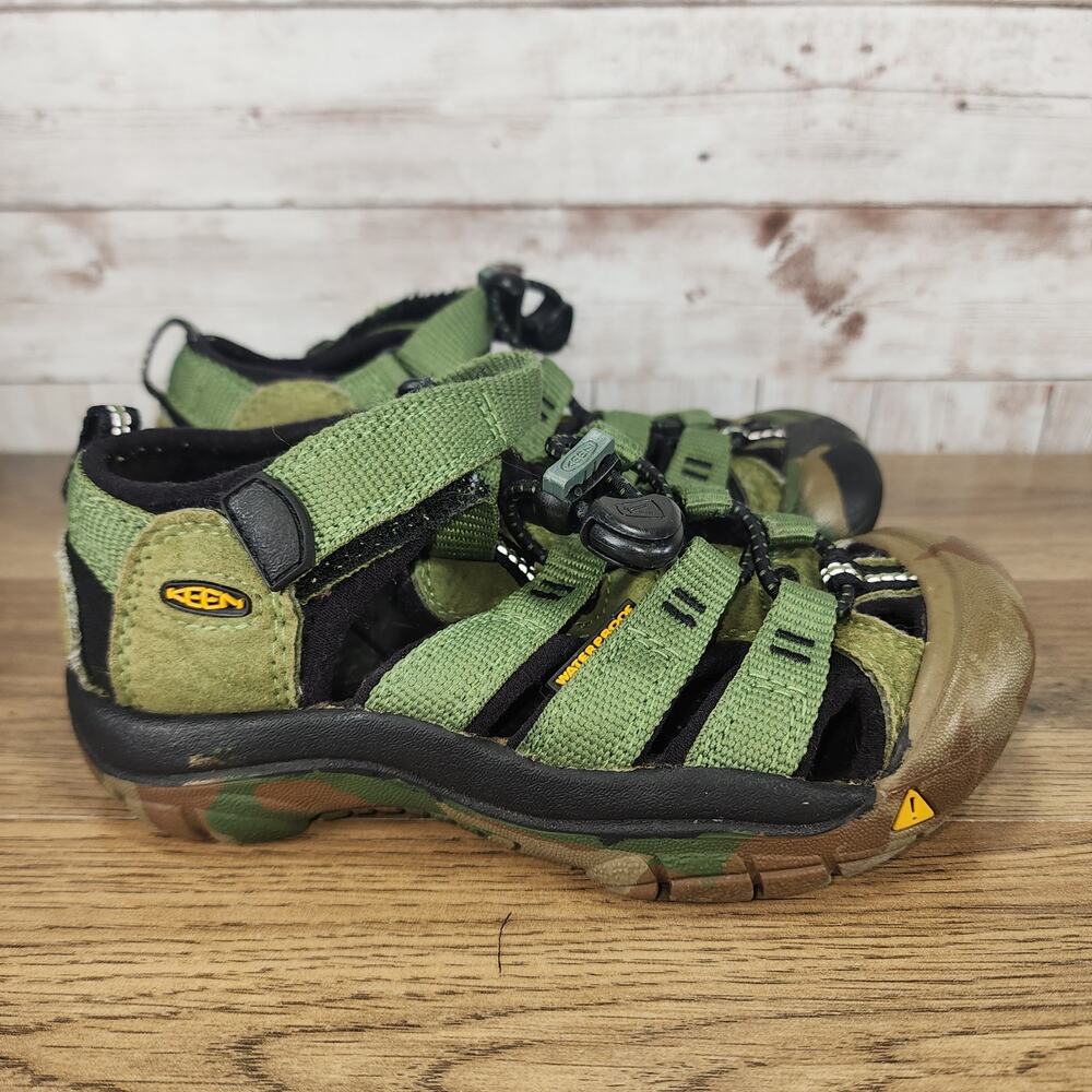 Keen Little Kids Newport H2 Green Camo Waterproof Sandals Washable Size 11c